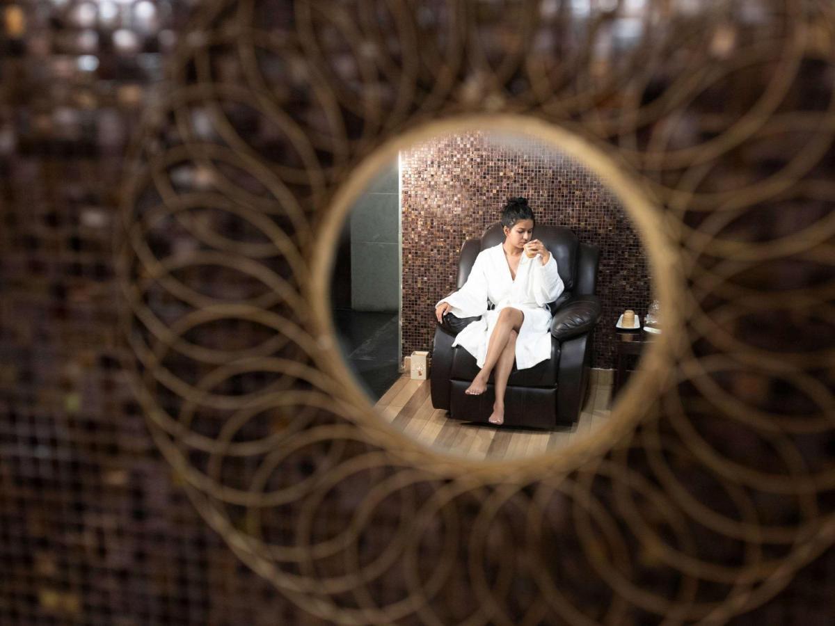 Grand Mercure Bangalore - An Accor Brand Экстерьер фото