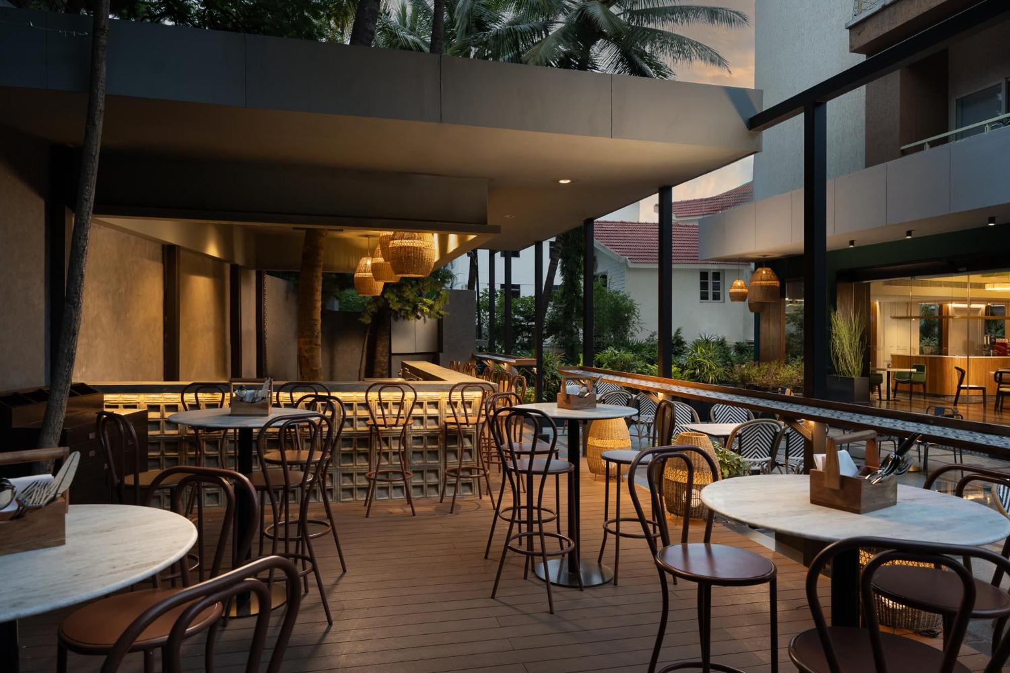 Grand Mercure Bangalore - An Accor Brand Экстерьер фото