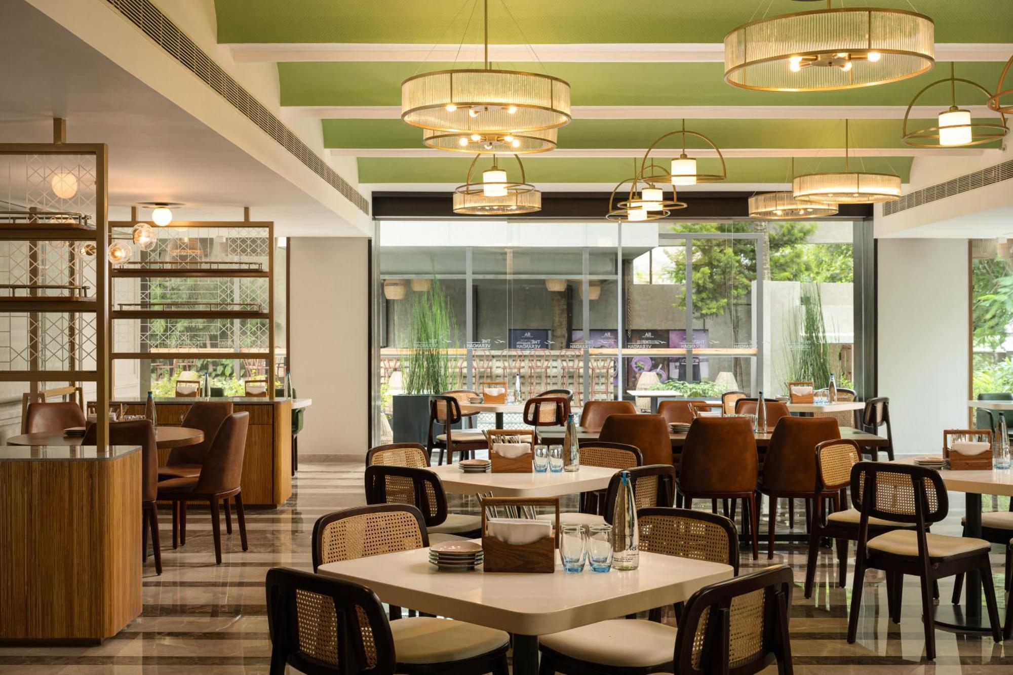 Grand Mercure Bangalore - An Accor Brand Экстерьер фото