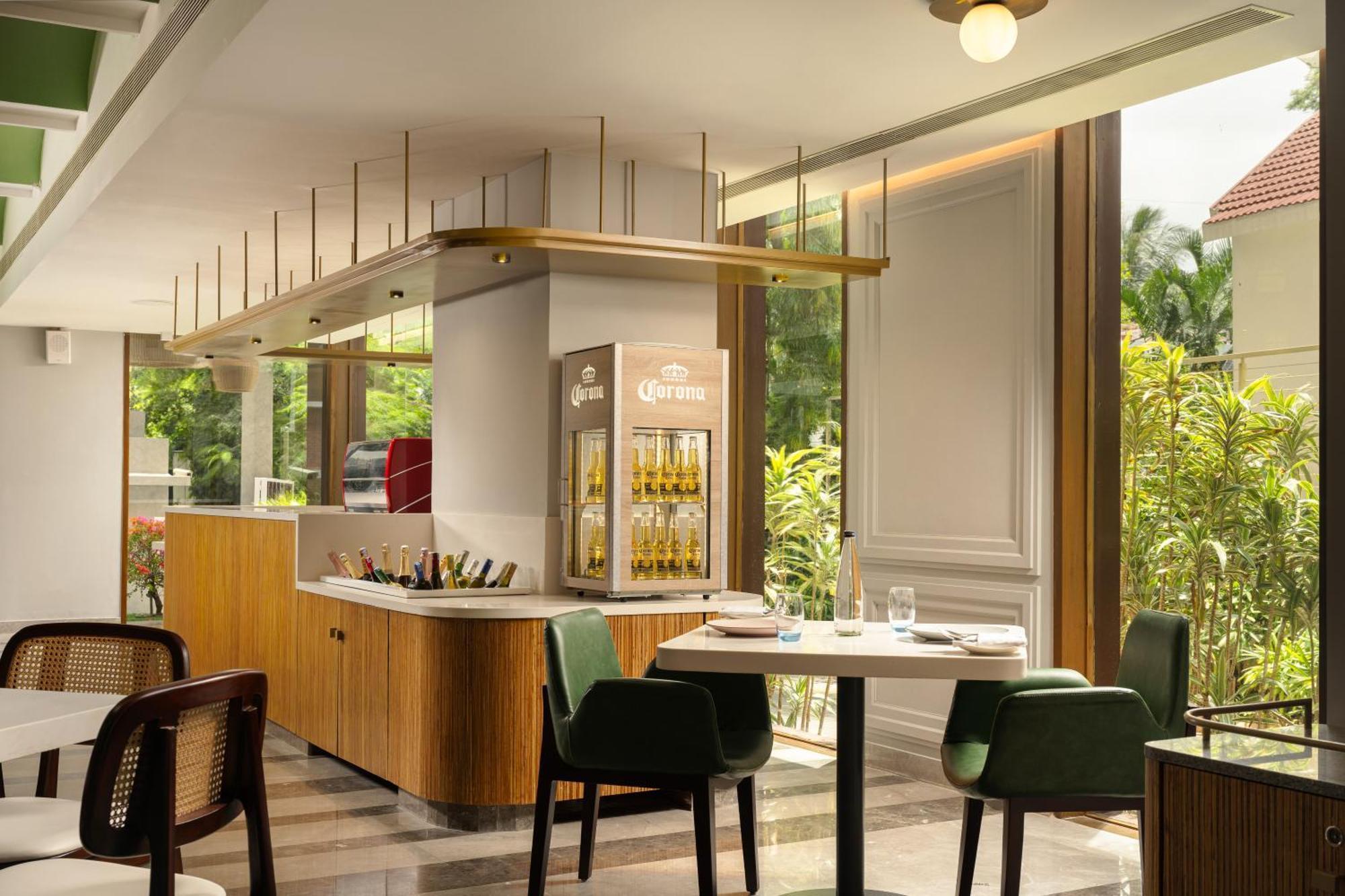 Grand Mercure Bangalore - An Accor Brand Экстерьер фото