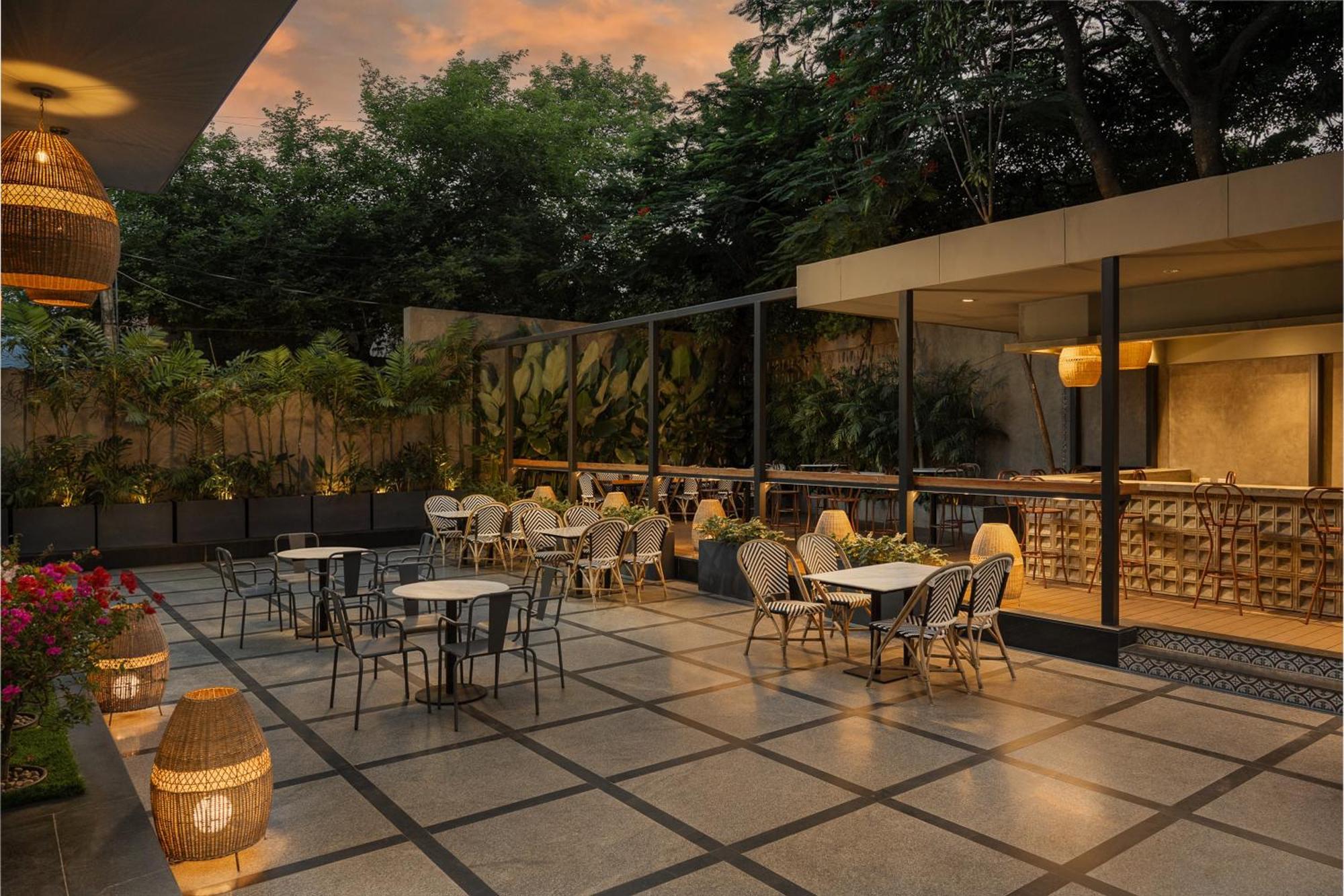 Grand Mercure Bangalore - An Accor Brand Экстерьер фото