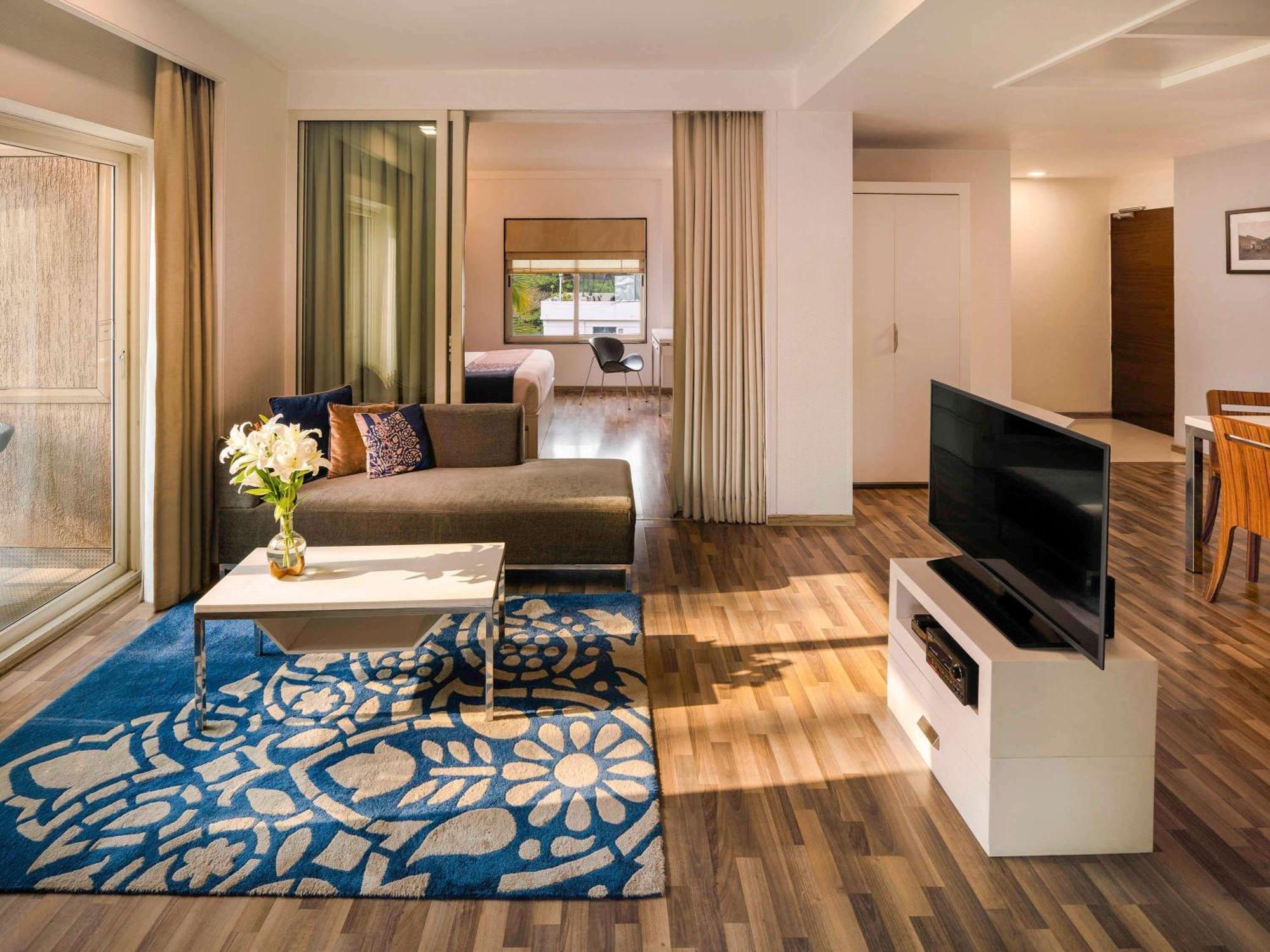 Grand Mercure Bangalore - An Accor Brand Экстерьер фото