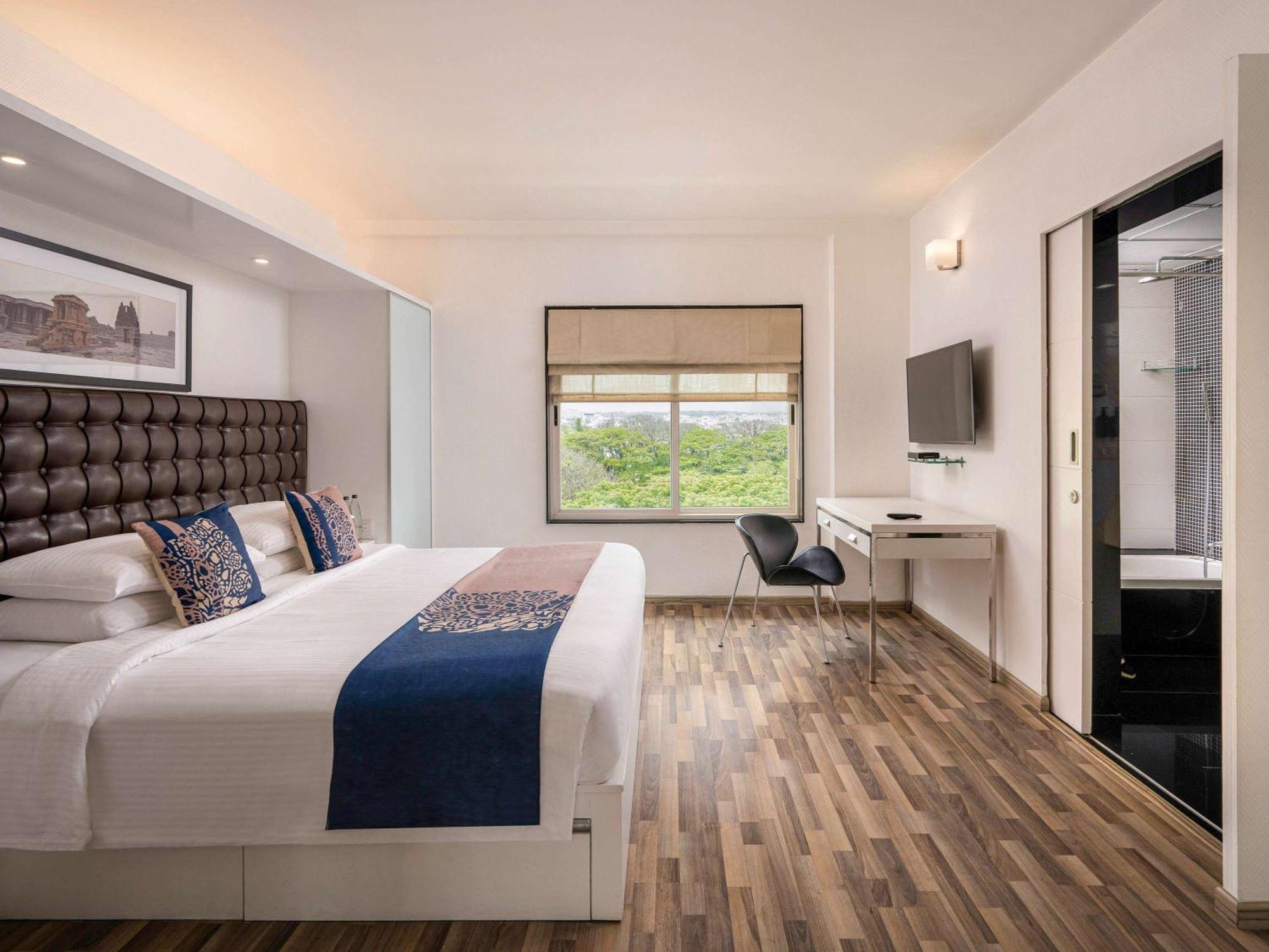 Grand Mercure Bangalore - An Accor Brand Экстерьер фото
