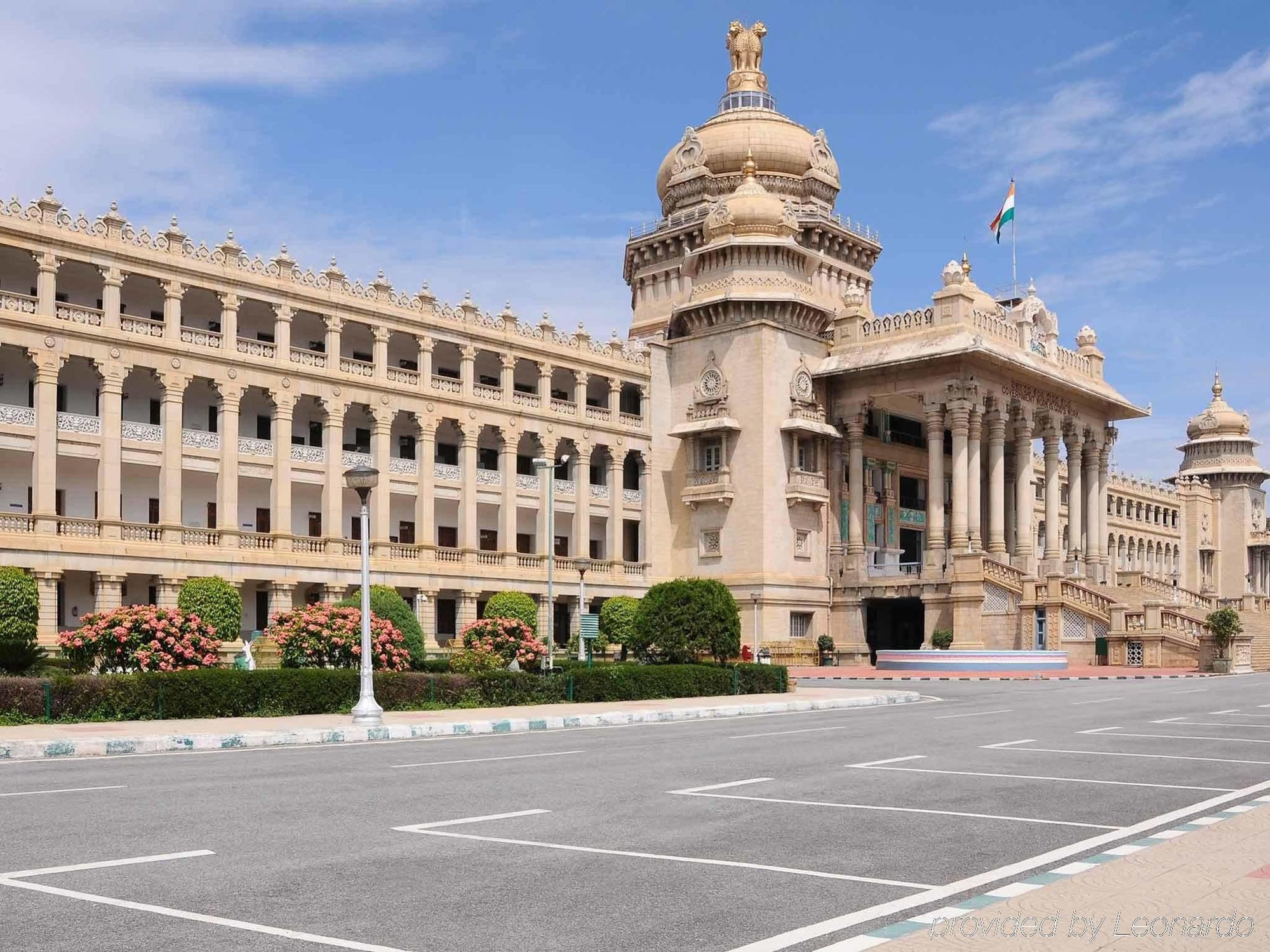 Grand Mercure Bangalore - An Accor Brand Экстерьер фото