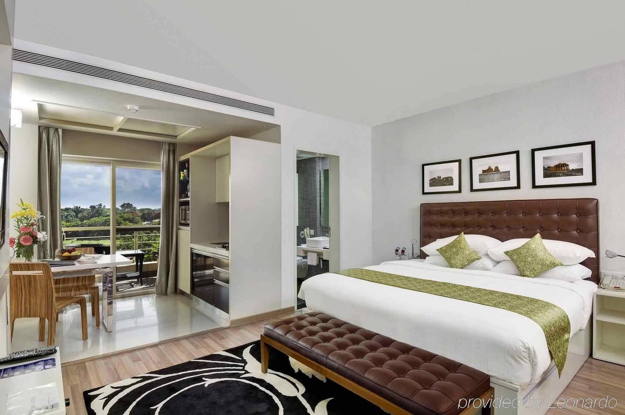 Grand Mercure Bangalore - An Accor Brand Экстерьер фото